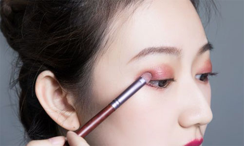 眼影怎么畫？畫眼影的正確方法！