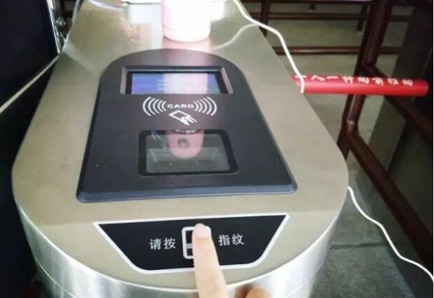 景點(diǎn)自動(dòng)售檢票系統(tǒng)有什么優(yōu)勢(shì)？競(jìng)爭(zhēng)優(yōu)勢(shì)擺在這里