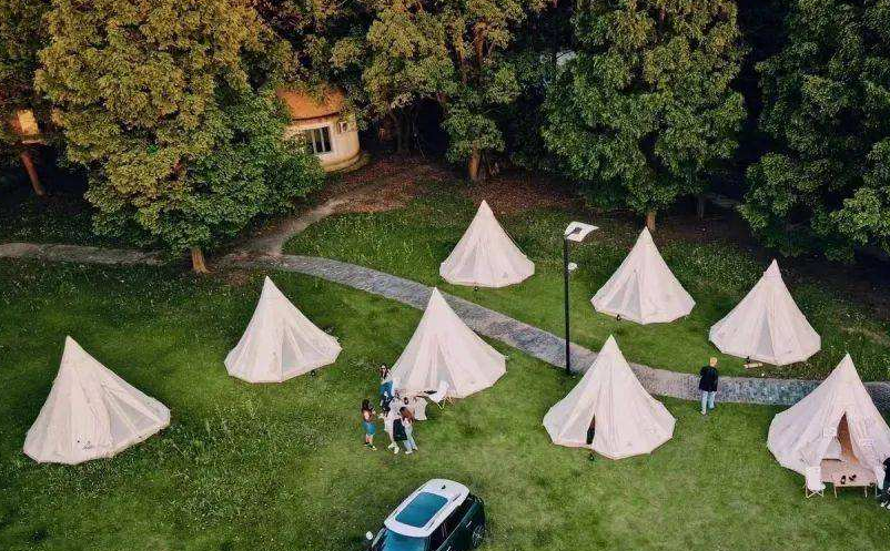 2021年疫情常態(tài)化階段，微度假引領(lǐng)旅游消費(fèi)新潮流