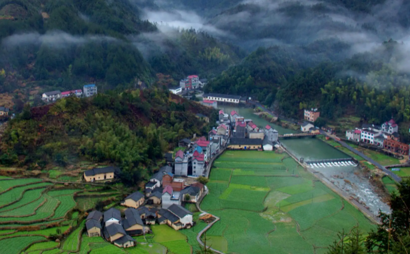  鄉(xiāng)村旅游與科技創(chuàng)新、原鄉(xiāng)文化、生活方式的融合發(fā)展