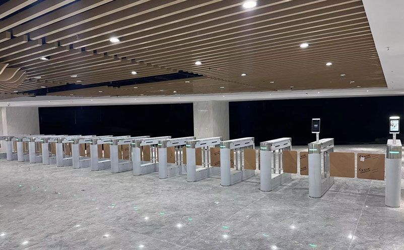 新的景區(qū)票務(wù)系統(tǒng)與老閘機(jī)對(duì)接，系統(tǒng)升級(jí)而硬件不換